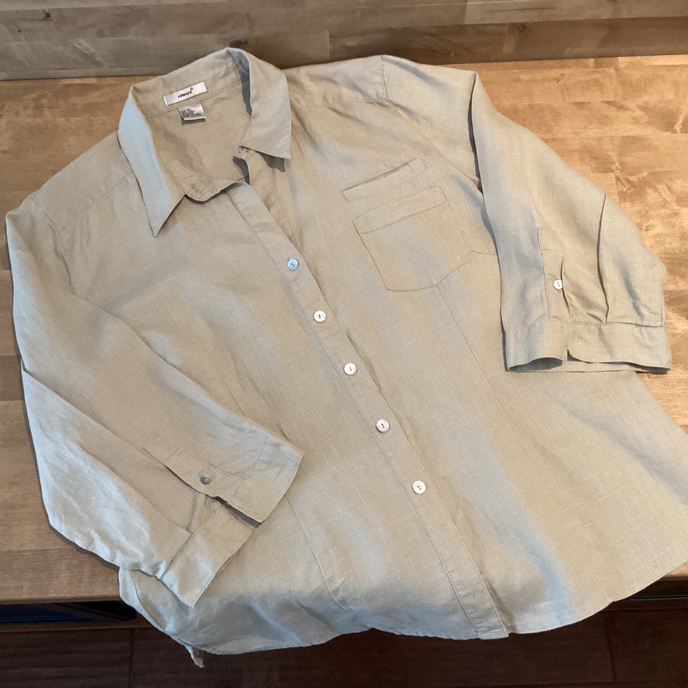 Edward Ladies Linen Button down shirt Size XL